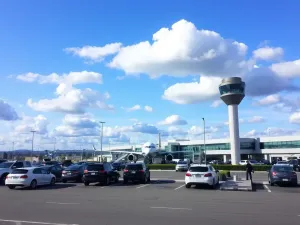 Parking lotnisko pyrzowice – bezpieczne miejsca 24/7
